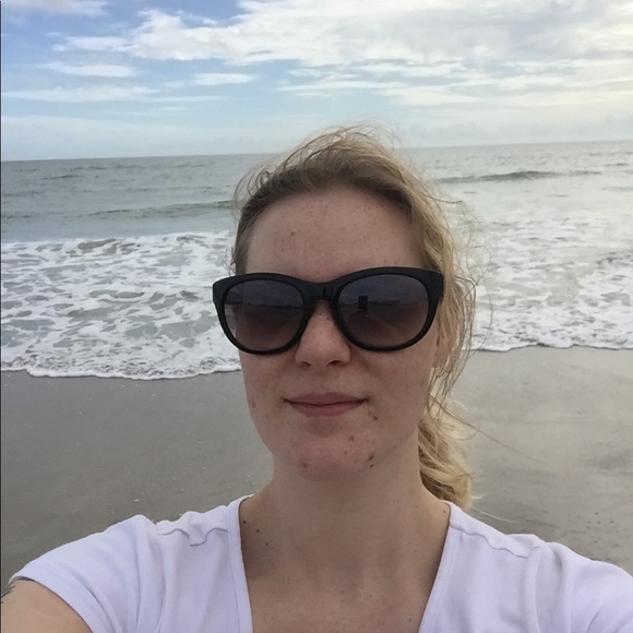 Meet your Posher, Brittany - Picture 1 of 1